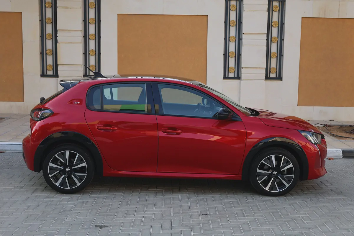 -Peugeot 208-GT-2023-53000km-GCC SPECS-UNDER WARRANTY-EXCELLENT CONDITION-4-4