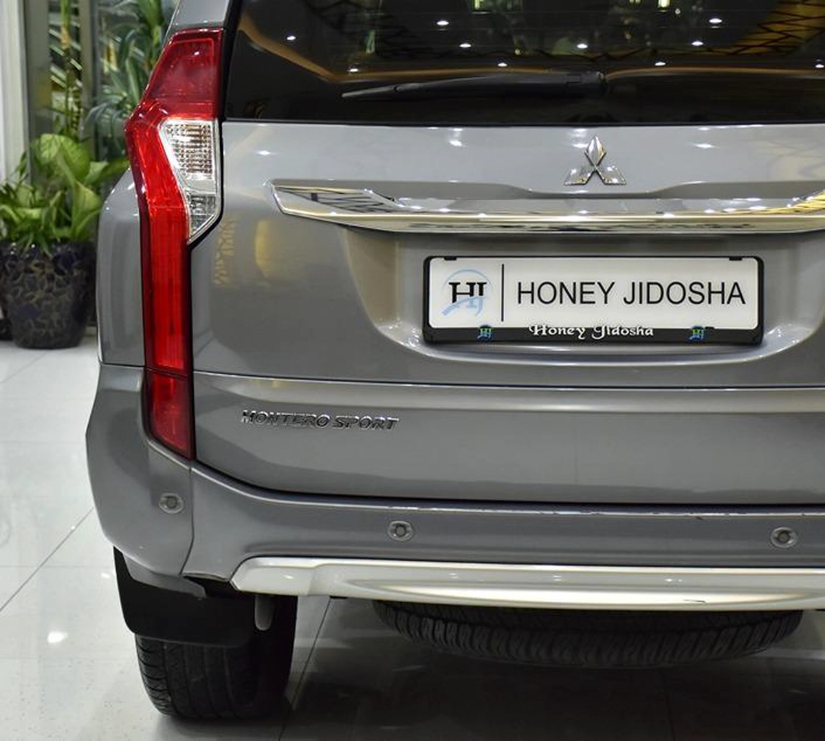 Mitsubishi Montero Sport ( 2019 Model ) in Silver Color GCC Specs