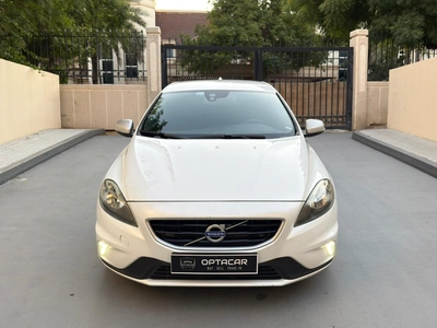Gulf Specs 2016 VOLVO V40 T5 R-Design 2.0Litre V4 Turbo-Charged (Agency Maintained Till-Date)-19