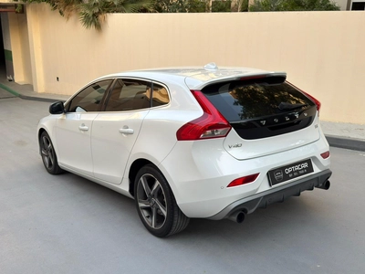 Gulf Specs 2016 VOLVO V40 T5 R-Design 2.0Litre V4 Turbo-Charged (Agency Maintained Till-Date)-15