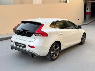 Gulf Specs 2016 VOLVO V40 T5 R-Design 2.0Litre V4 Turbo-Charged (Agency Maintained Till-Date)-3