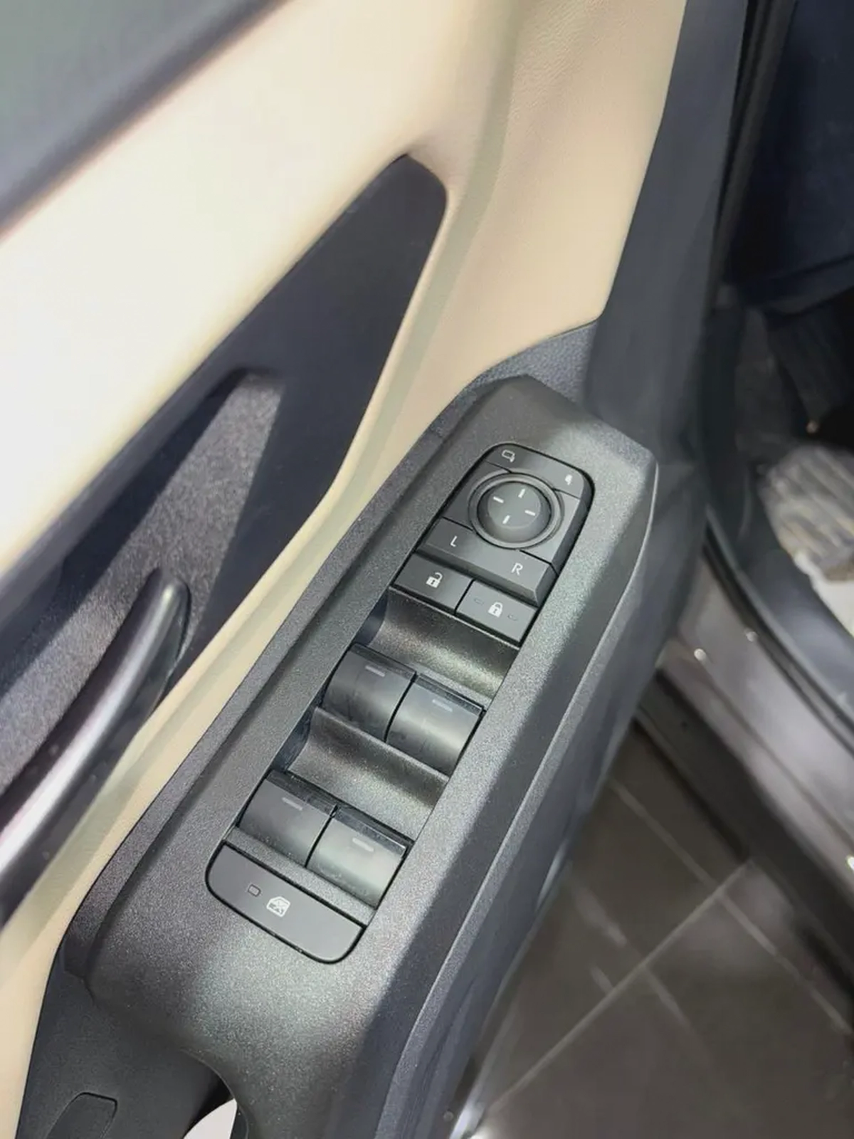 2026 Toyota RAV4 XLE HYBRID 2.5L GCC Specs - Brand New Condition تويوتا RAV4 XLE هايبرد 2.5 لتر-10-10