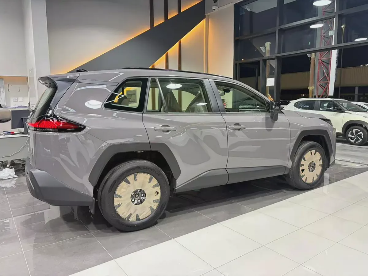 2026 Toyota RAV4 XLE HYBRID 2.5L GCC Specs - Brand New Condition تويوتا RAV4 XLE هايبرد 2.5 لتر-2-2