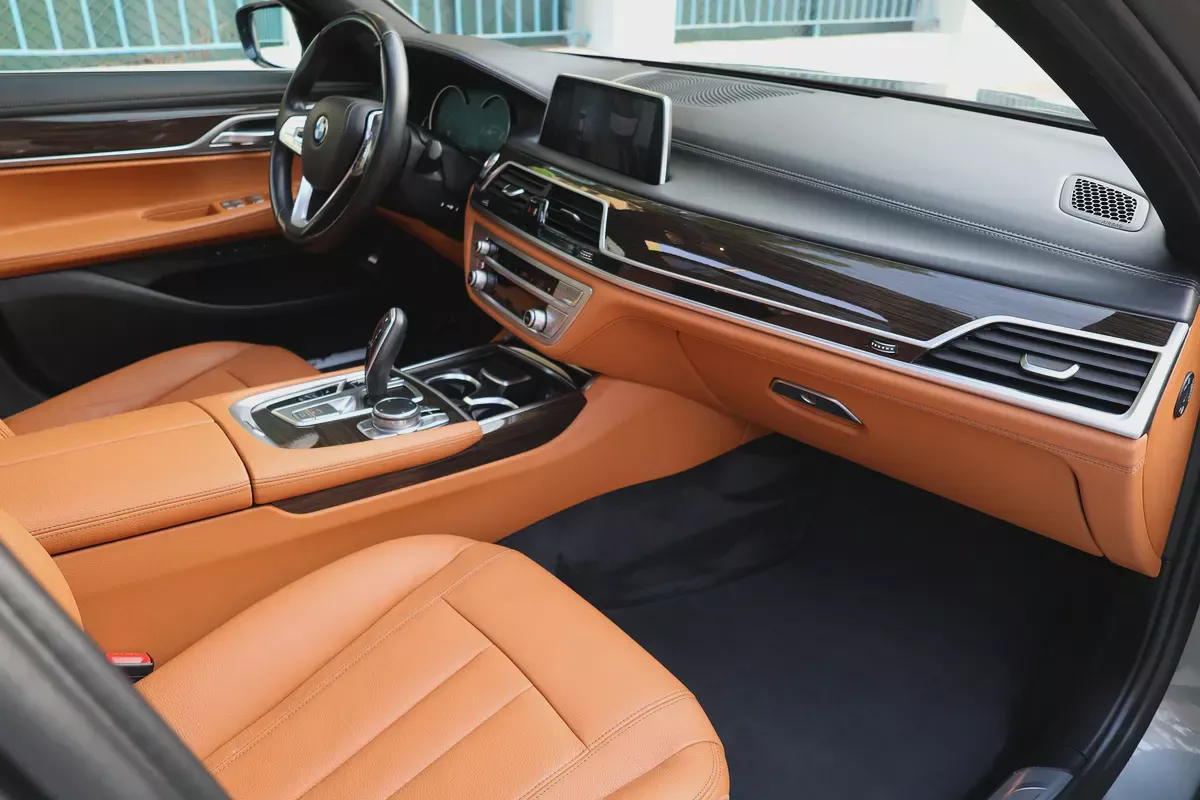 BMW 7 SERIES-730LI-2019-112000KM-GCC SPECS-EXCELLENT CONDITION-15-15