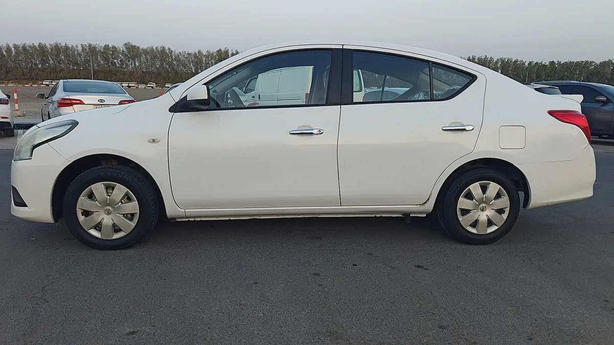 Nissan Sunny SE 2017 GCC Specs - Well Maintained-1-1