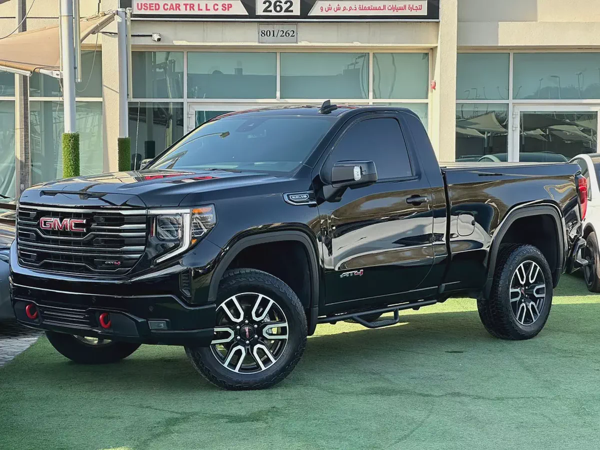 GMC SIERRA AT4 GCC 2025 FULL OPTION ORIGINAL PAINT UNDER WARRANTY PERFECT CONDITION