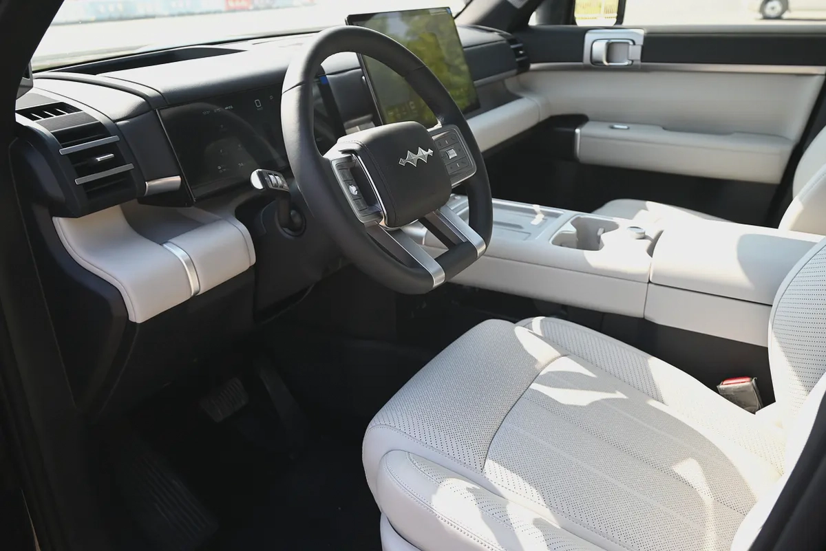 EMI 2,200 AED - BYD LEOPARD TITANIUM 7 - ULTRA EDITION 2025-10-10