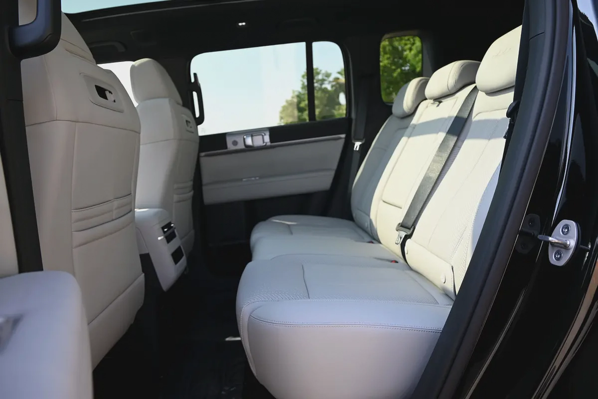 EMI 2,200 AED - BYD LEOPARD TITANIUM 7 - ULTRA EDITION 2025-16-16