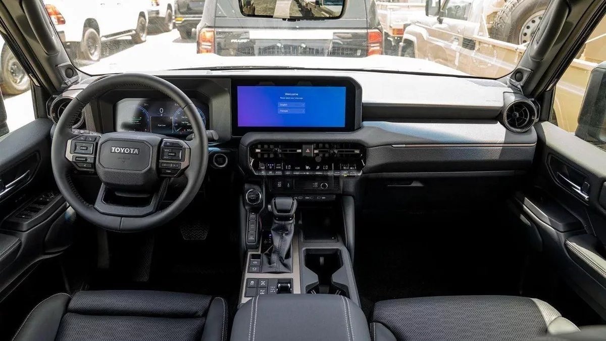 Toyota Prado VXR PRADO 2025\LUXURY\(LHD) TOYOTA PRADO 250 WX+ 2.8D AT MY2025 – BLACK-11-0