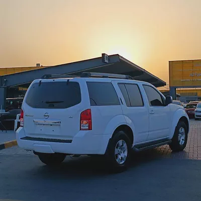 Nissan Pathfinder Platinum 2010 | GCC Specs | Top Option-4