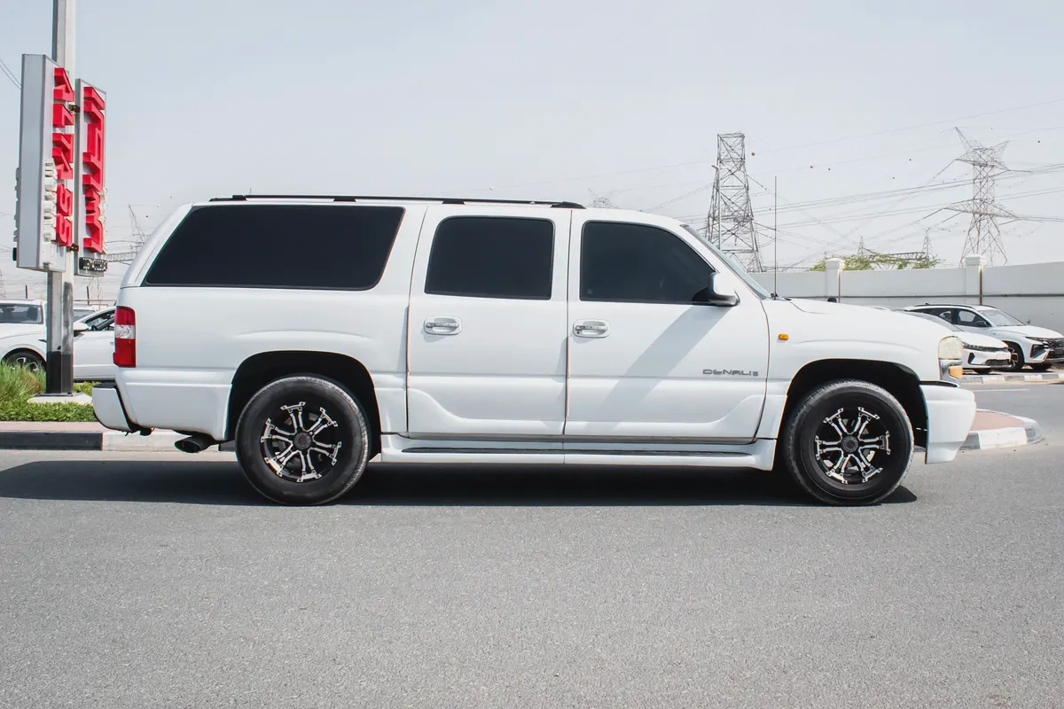 2001 - GMC YUKON XL DENALI -  JAPAN IMPORTED