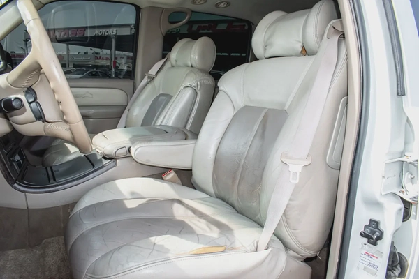 2001 - GMC YUKON XL DENALI -  JAPAN IMPORTED