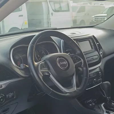 2015 Jeep Grand Cherokee | GCC Specs | Well Maintained-10