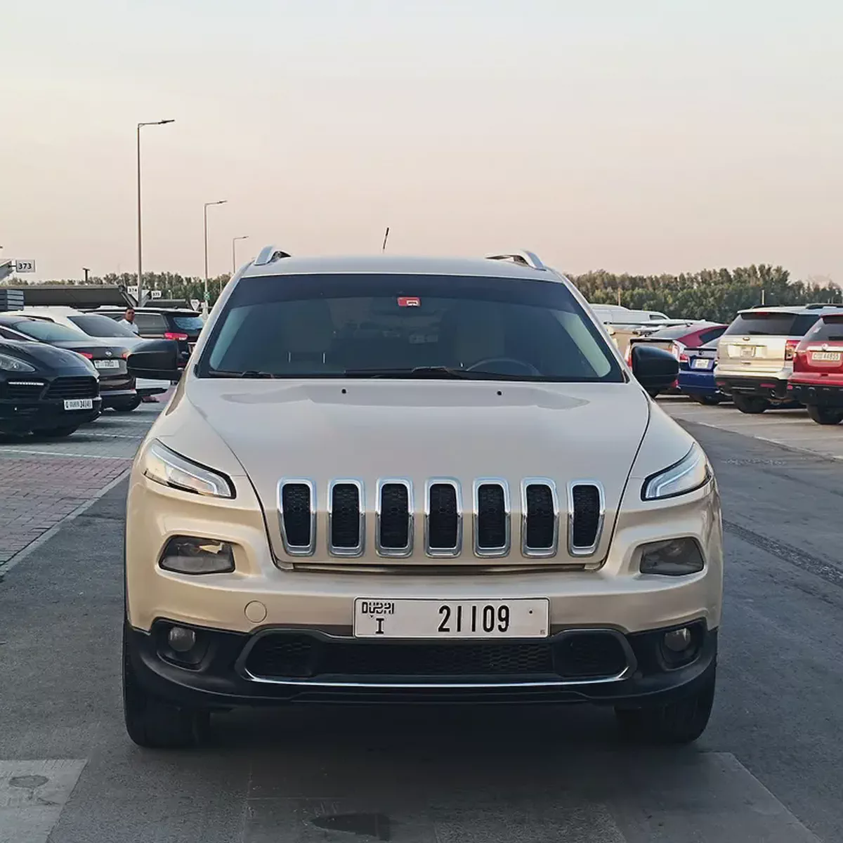2015 Jeep Grand Cherokee | GCC Specs | Well Maintained-2-2