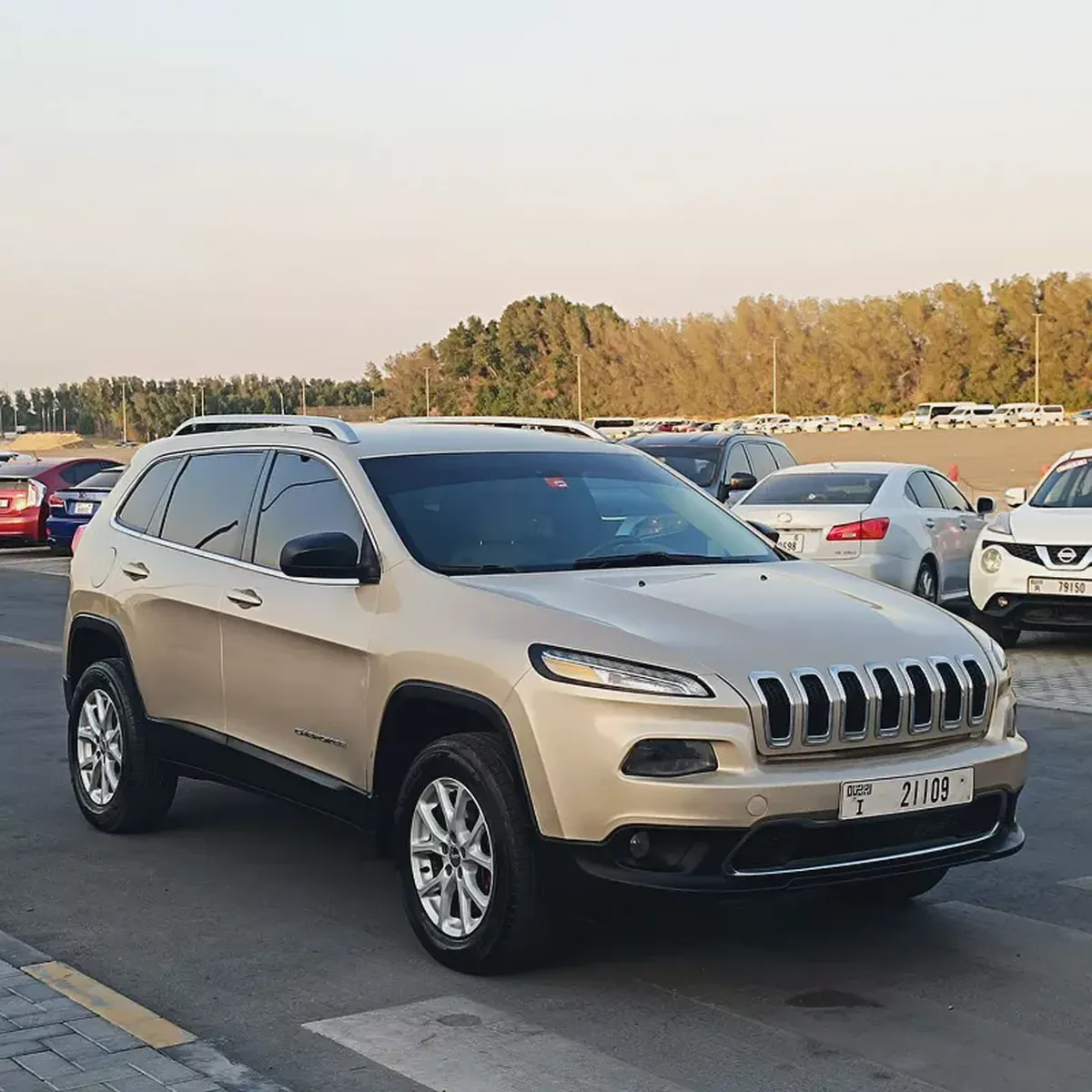 2015 Jeep Grand Cherokee | GCC Specs | Well Maintained-3-3