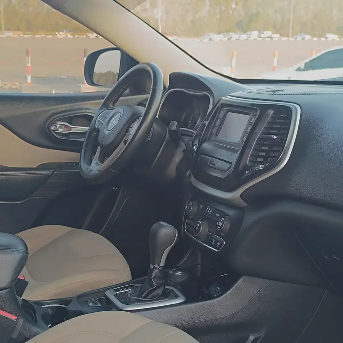 2015 Jeep Grand Cherokee | GCC Specs | Well Maintained-8-8