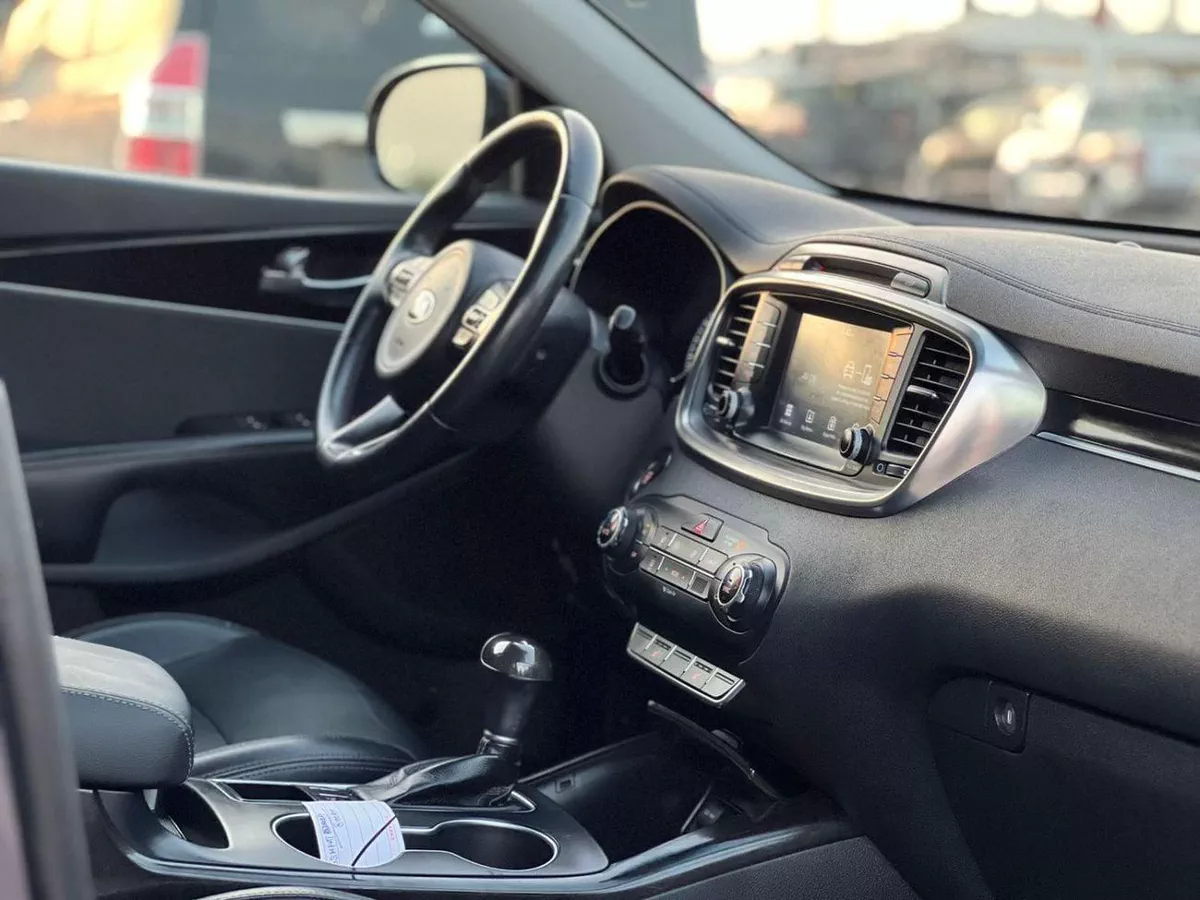 Kia Sorento EX 2018 Kia Sorento MidOption Full Automatic - 3.3L V6 - Rear Camera & Sensor - Leather Seat - Auto-13-0