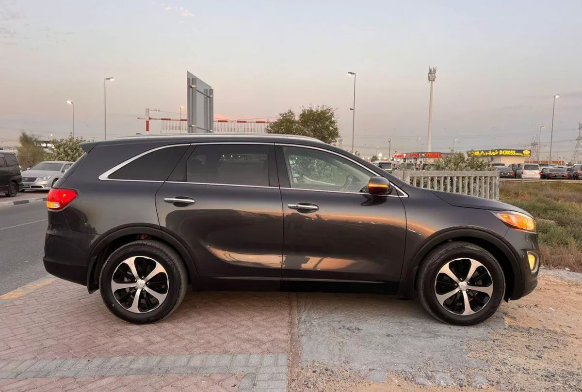 Kia Sorento EX 2018 Kia Sorento MidOption Full Automatic - 3.3L V6 - Rear Camera & Sensor - Leather Seat - Auto-8-0