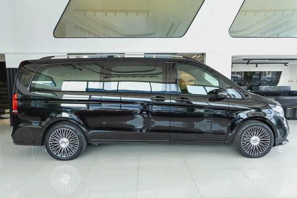 Mercedes V300 Maybach | 2025 GCC | With Warranty | VIP Interior | PS5  Smart TV 43”