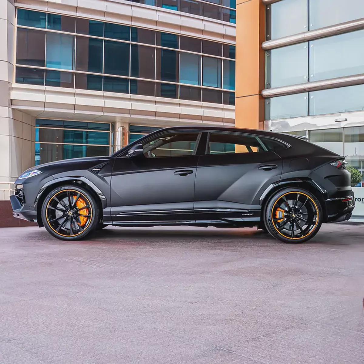 2026  LAMBORGHINI URUS SE  MATT BLACK ( SPECAIL ORDER ) BRAND NEW-6-6