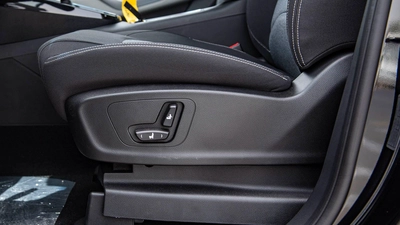 2024 Chevrolet Captiva Silver – Modern SUV with Style-8