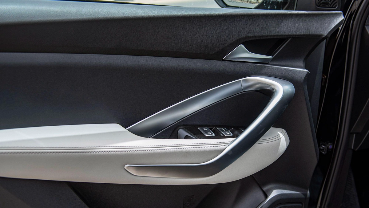 2024 Chevrolet Captiva Silver – Modern SUV with Style-12-12