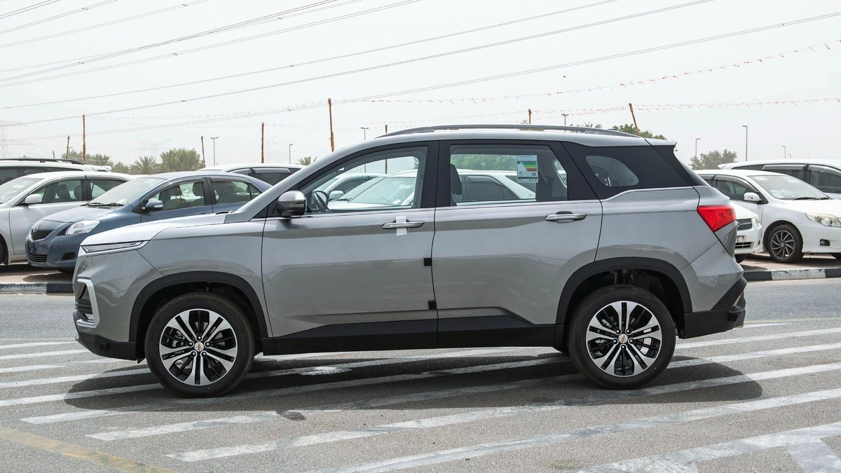 2024 Chevrolet Captiva Silver – Modern SUV with Style-17-17