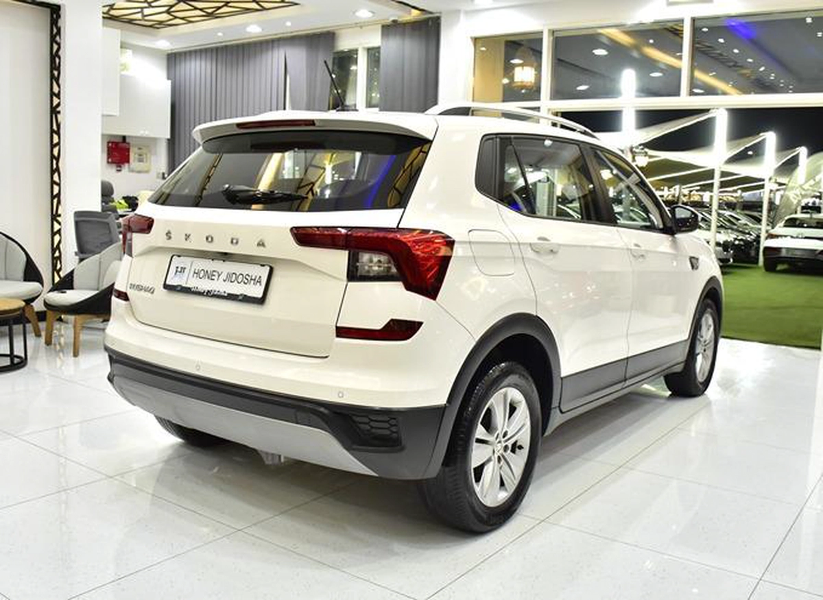 Skoda Kushaq ( 2023 Model ) in White Color GCC Specs-7-7