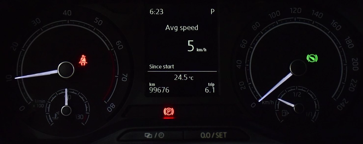 Skoda Kushaq ( 2023 Model ) in White Color GCC Specs-10-10