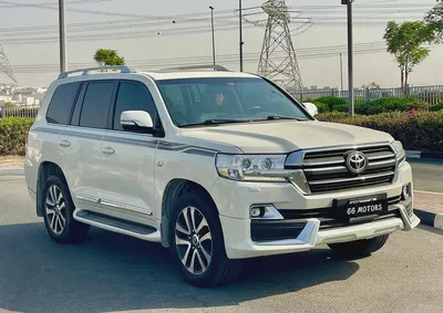 2019 Toyota Land Cruiser VXR 5.7L V8 | GCC Specs | White | 8-Seater | Full Option-0