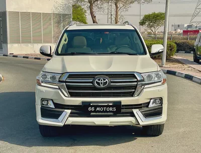 2019 Toyota Land Cruiser VXR 5.7L V8 | GCC Specs | White | 8-Seater | Full Option-2