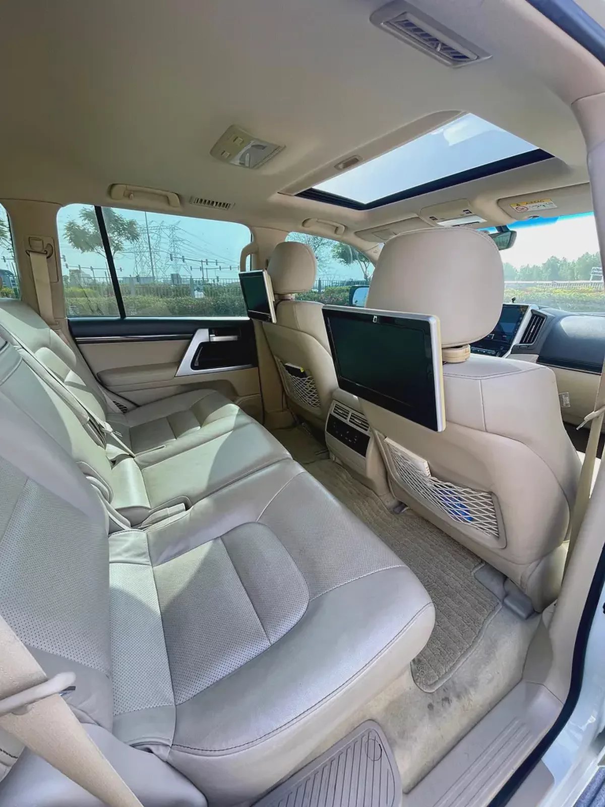 2019 Toyota Land Cruiser VXR 5.7L V8 | GCC Specs | White | 8-Seater | Full Option-14-14