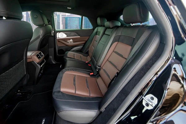 6,500 P.M | 0% DownPayment | Merc Warranty+Service | MEGA SALE NewFaceLeft