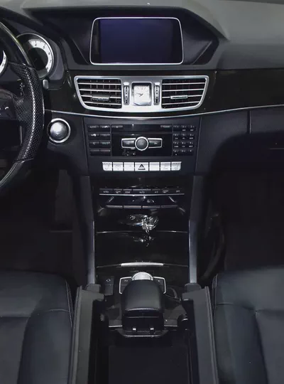 EXCELLENT DEAL for our Mercedes Benz E400 Hybrid ( 2014 Model ) in White Color Japanese Specs-14
