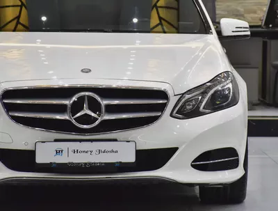 EXCELLENT DEAL for our Mercedes Benz E400 Hybrid ( 2014 Model ) in White Color Japanese Specs-3
