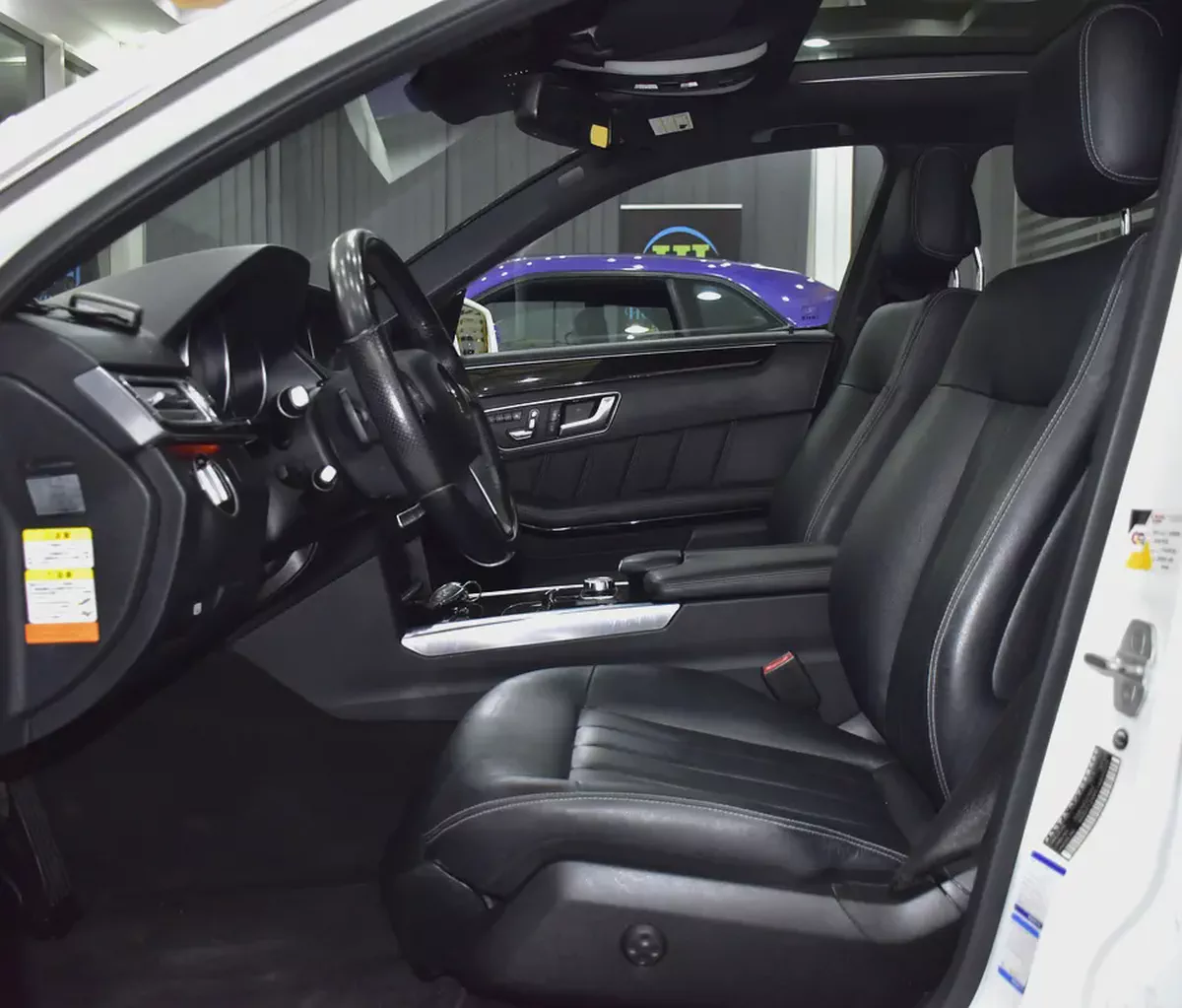 EXCELLENT DEAL for our Mercedes Benz E400 Hybrid ( 2014 Model ) in White Color Japanese Specs-9-9