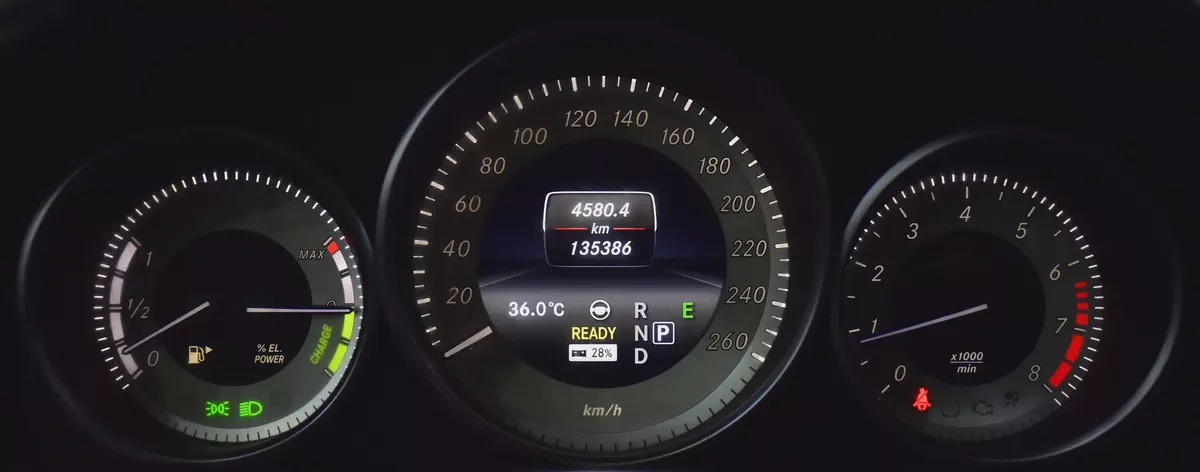 EXCELLENT DEAL for our Mercedes Benz E400 Hybrid ( 2014 Model ) in White Color Japanese Specs-12-12