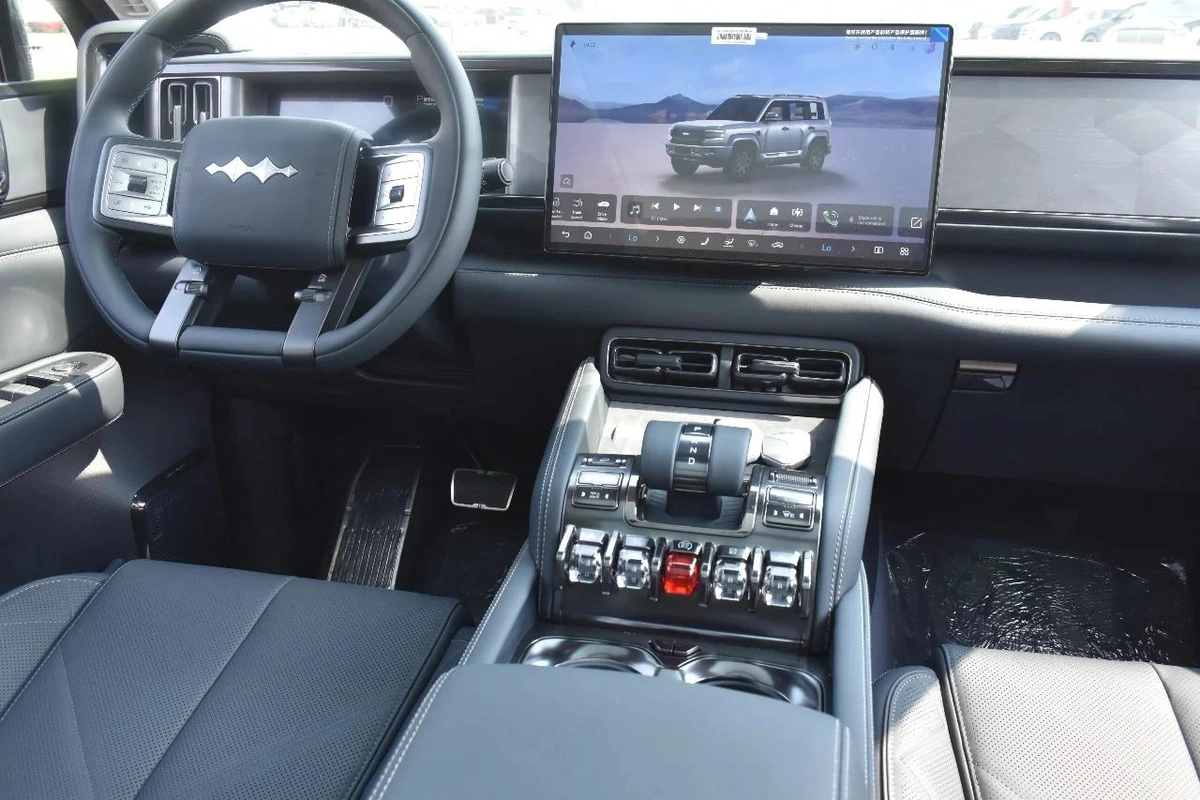LEOPARD 5 NAVIGATOR 2025 | BLACK-13-13