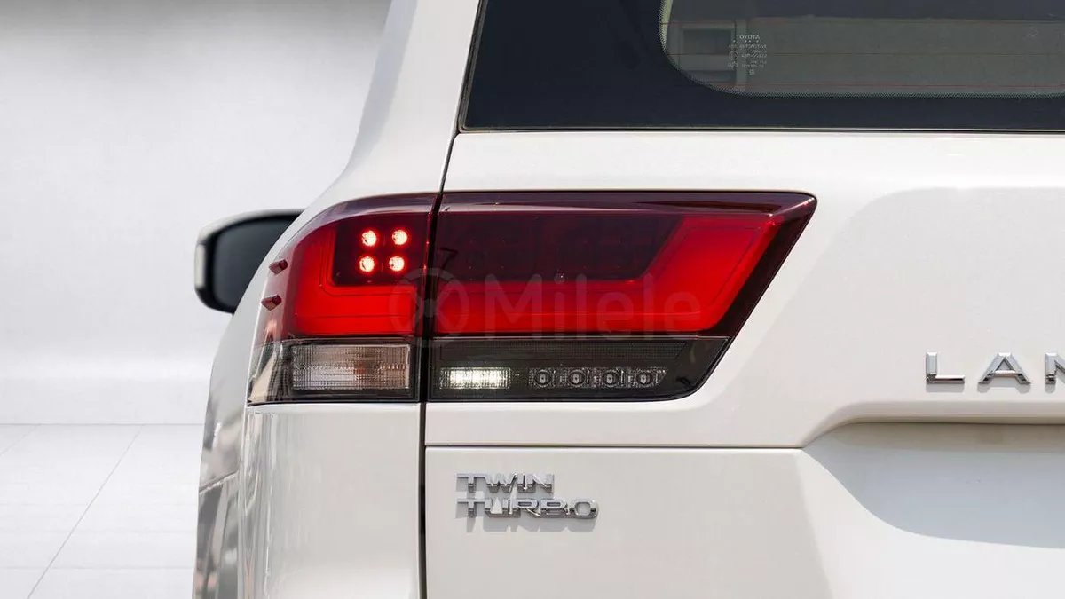 Toyota Land Cruiser GXR-8-0
