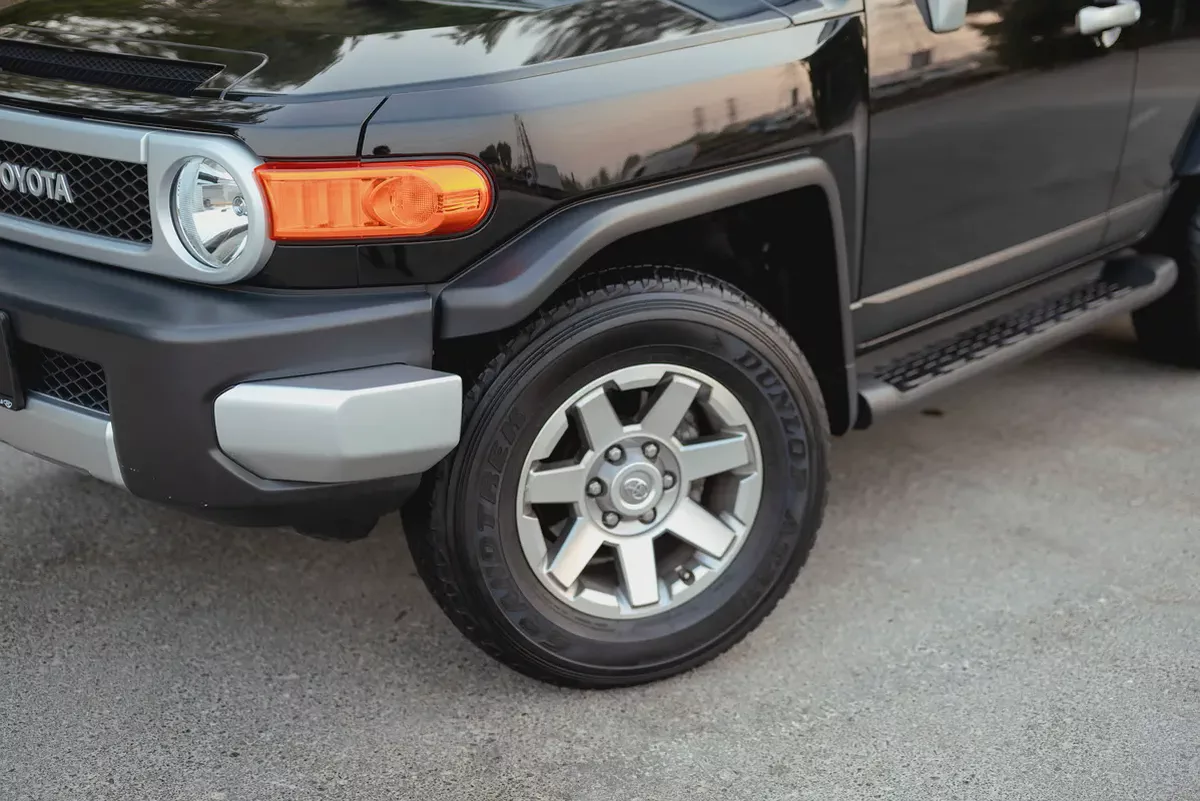 AED 2,804/month | FJ Cruiser GXR | GCC Specs | REF#T73237-2-2