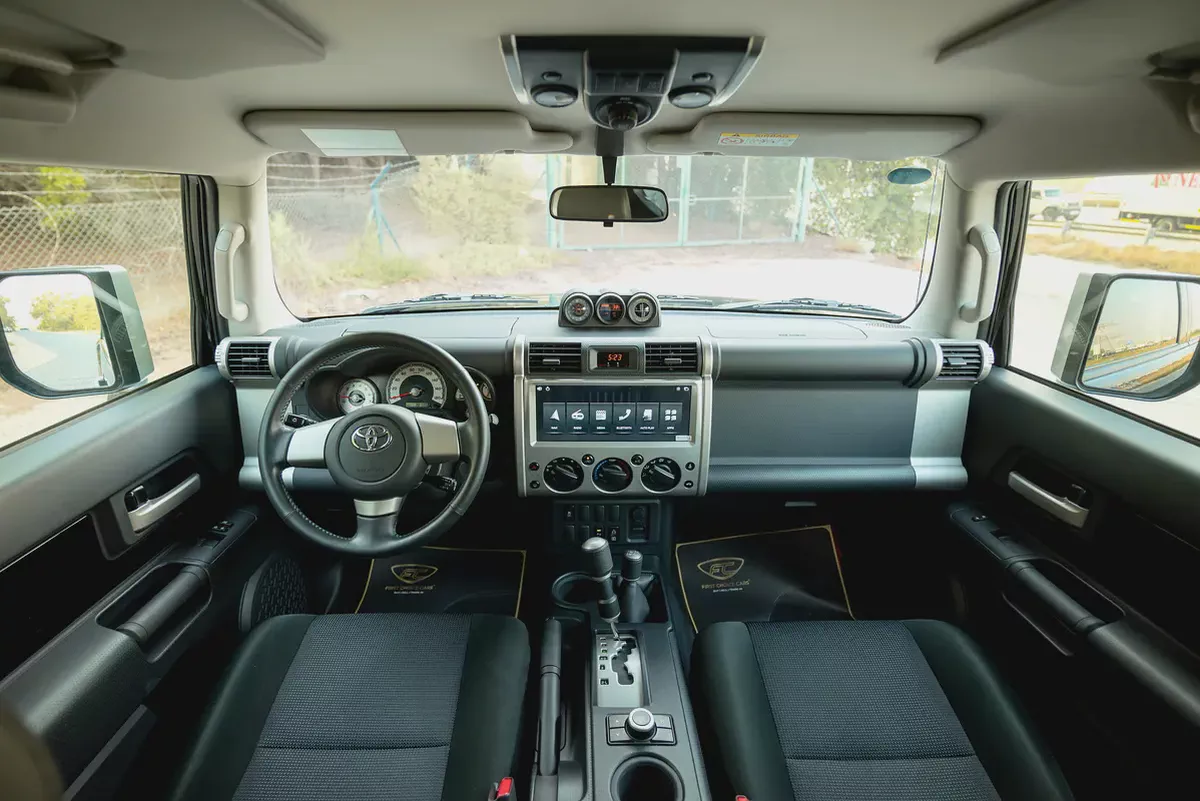 AED 2,804/month | FJ Cruiser GXR | GCC Specs | REF#T73237-7-7