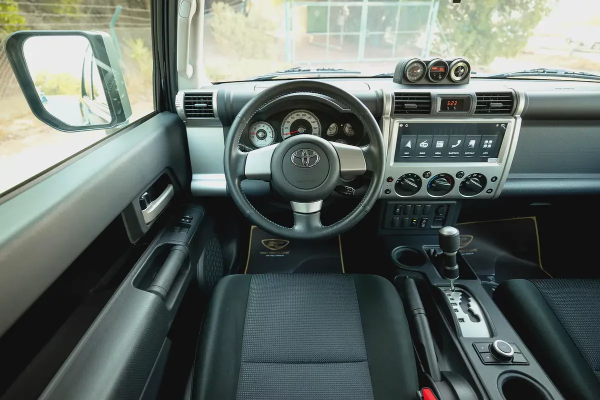 AED 2,804/month | FJ Cruiser GXR | GCC Specs | REF#T73237-8-8