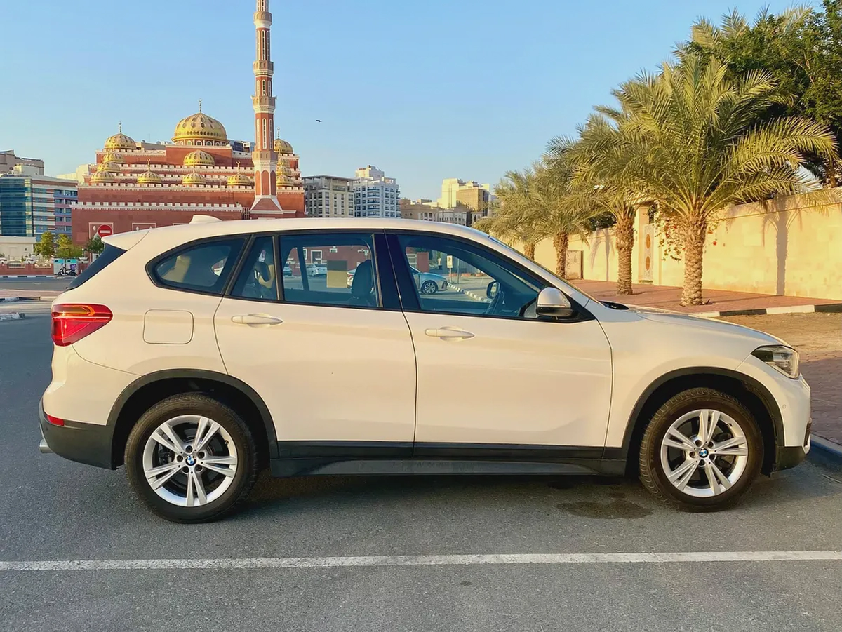 2019 BMW X1 SDrive20i full option panorama || AGENCY SERVICES || accident free-3-3