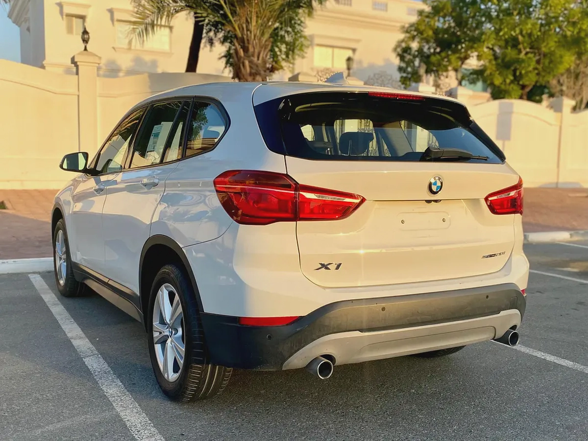 2019 BMW X1 SDrive20i full option panorama || AGENCY SERVICES || accident free-8-8