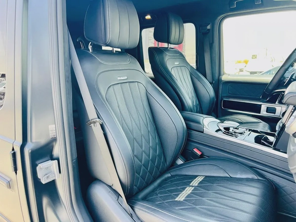 2022 - BENZ G63 AMG  - SUPER CLEAN - LIKE NEW - ONLY 32,000 KM