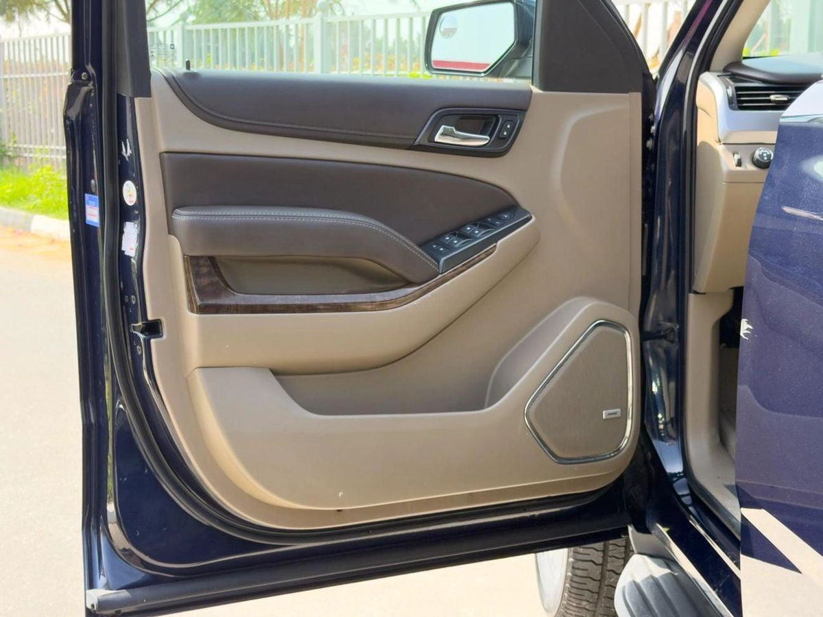 Chevrolet Tahoe LT 5.3L RWD-20-20