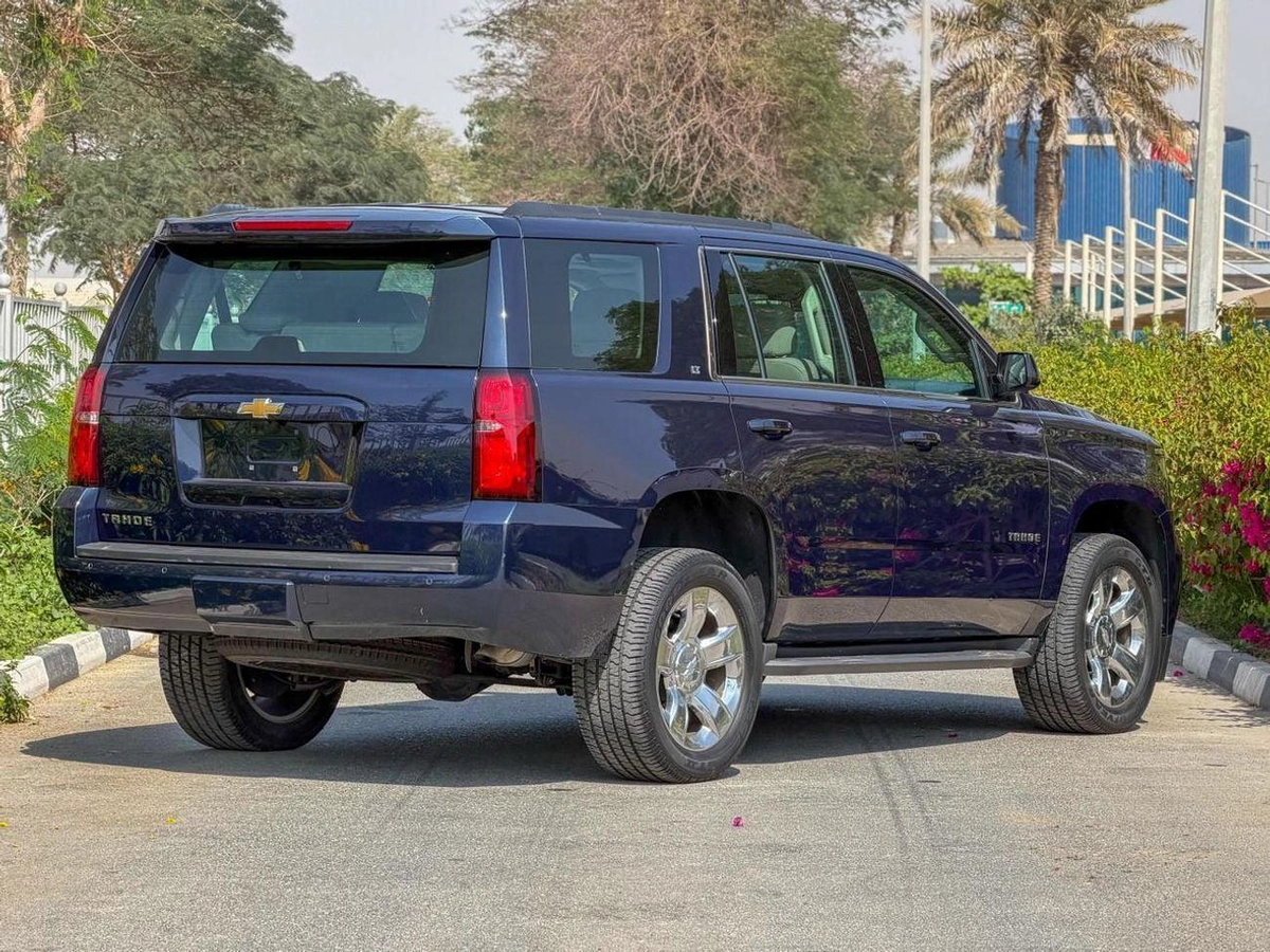 Chevrolet Tahoe LT 5.3L RWD-6-6