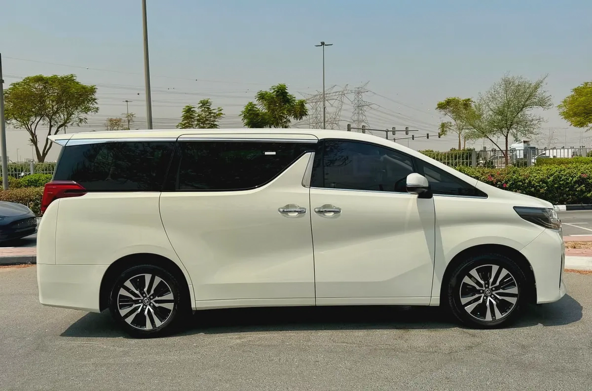 Toyota Alphard 2019 Base Model - Spacious & Luxury MPV-6-6