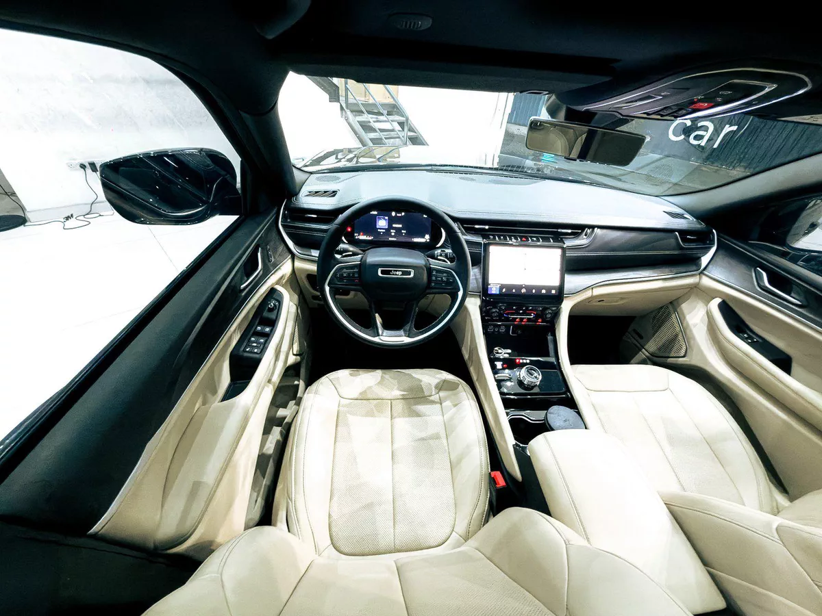 2023 Jeep Grand Cherokee LIMITED-4-4