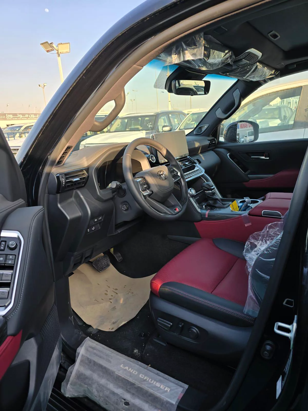 Toyota Land Cruiser GR Sport Hybrid 3.5L 2026 | Black Exterior-3-3